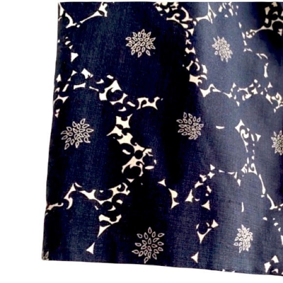 🍀Ann Taylor Blue floral skirt, gorgeous - Picture 7 of 16